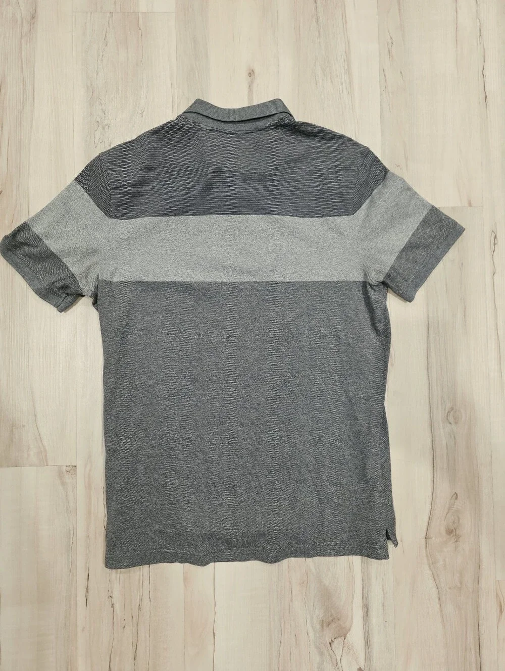 Banana Repubic Men’s Gray Tone Striped Polo L